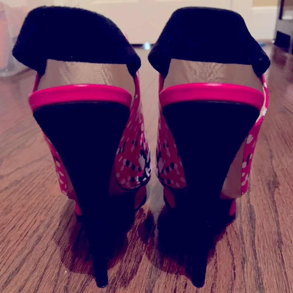 Nicholas Kirkwood Black & Hot Pink platform along back pumps. Size 38.5. - Picture 3 of 5